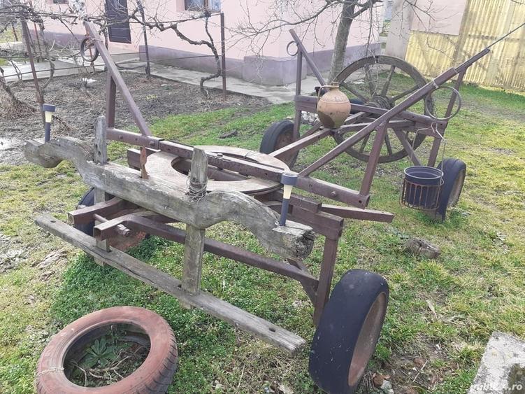 Casă cu 3 camere cu Teren 2500 Mp în Butoiești
