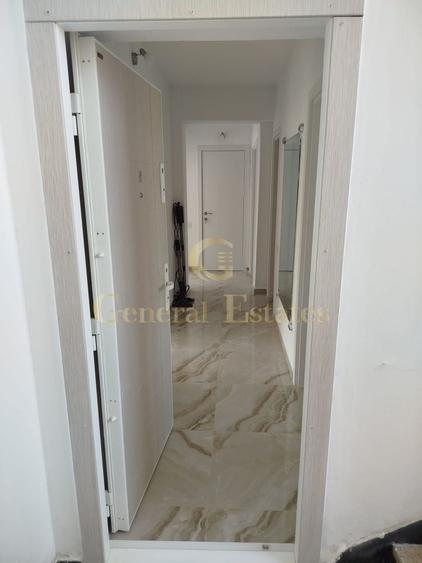 Apartament cu 3 camere decomandat, mobilat în Tractorul