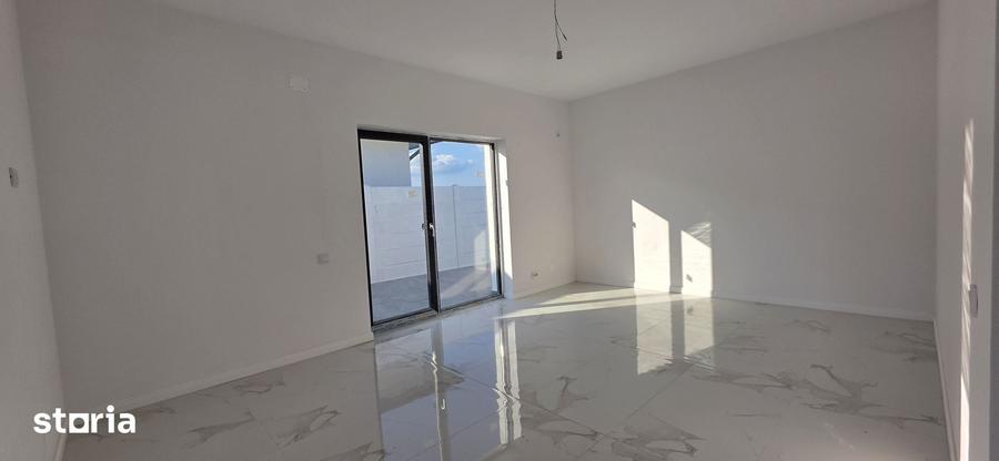 Casă cu 4 camere cu Teren 350 Mp în Clinceni
