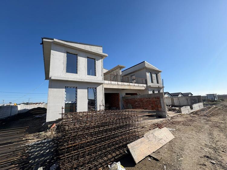 Duplex cu 4 camere cu Canalizare în Câmpineanca