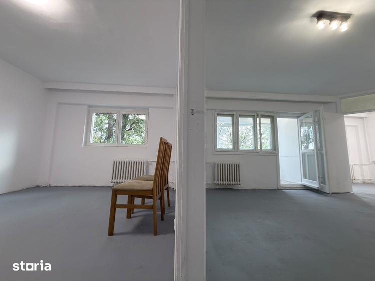 Apartament cu 4 camere în Băneasa