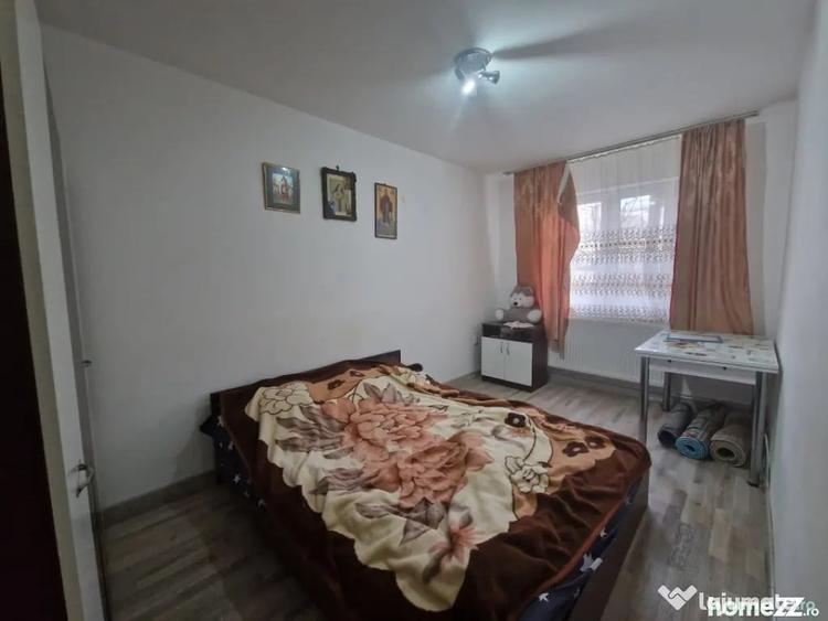 Apartament cu 2 camere semidecomandat în Traian