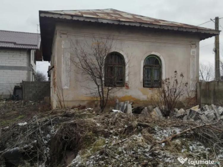 Teren intravilan 1080 mp + casa demolabila Cosoveni - 1