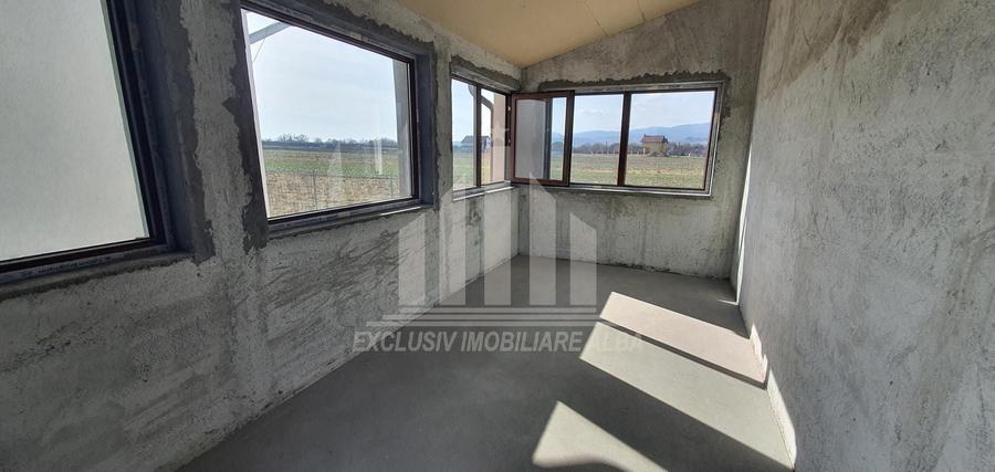 Casa individuala | Semifinisata | 170 mp | 300 mp teren | Partos - 5