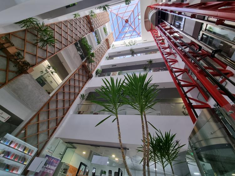 Spatiu 30AVENUE,  asigurari, consultanta , servicii - 2