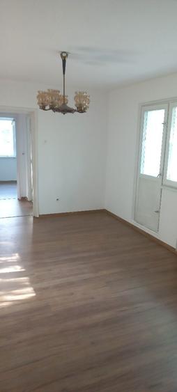 Proprietar inchiriez apartament 2 cam. semidecomandat Orizont 56mp utili et.2 - 5