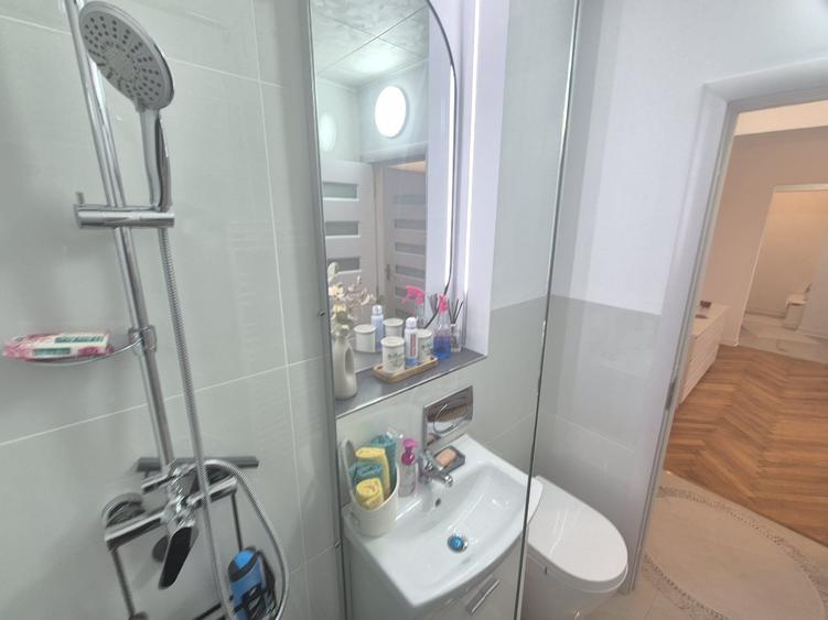 Vanzare Apartament 2 camere cochet mobilat si utilat complet de lux - 14