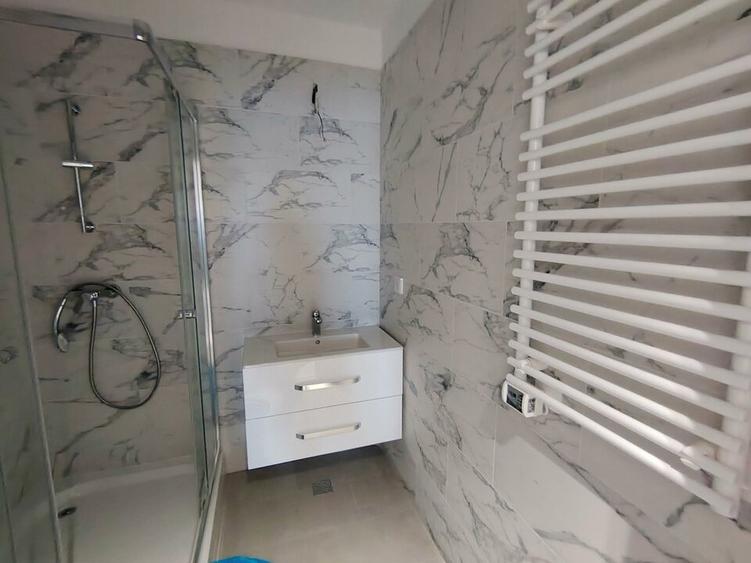 Zona Pădurii Băneasa:Apartament 3 Camere - 7