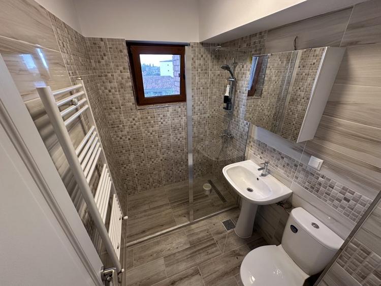 Apartament 3 camere decomandat - 1 Mai Insula, langa Facultatea de Medicina - 13