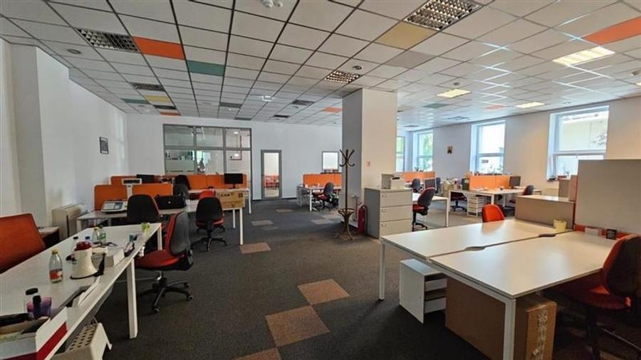 Birouri de inchiriat in cladirea Tati Center 2 - Parter 297,25 mp - 2
