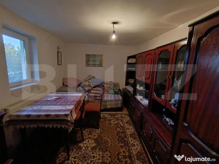 Casa cu 3 camere,baie, bucatarie,anexe.pivni?a teren 800 m - 8