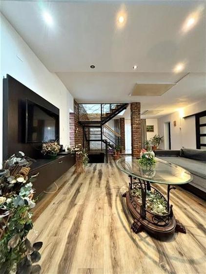 Casa individuala, S+P+M, 5 dormitoare, teren 586mp, zona buna, Harman - 1