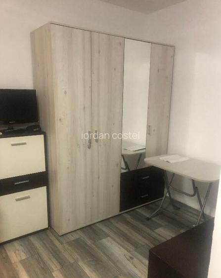 Titan-Trapezului garsoniera