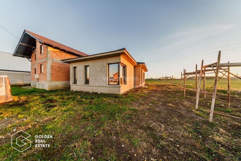 Casa la rosu, 3 camere, constructie 2025, cartier nou din Fantanele