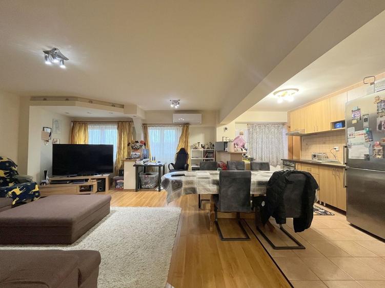 Apartament cu 4 camere decomandat, mobilat în Simion Bărnuțiu