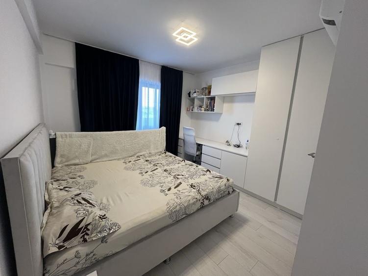 Apartament cu 3 camere decomandat în Exterior Vest
