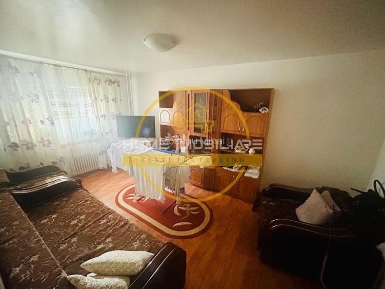 4 camere decomandat, bloc din 1982, zona Pta Alexandru 4 camere decomandat, bloc din 1982, zona Pta Alexandru