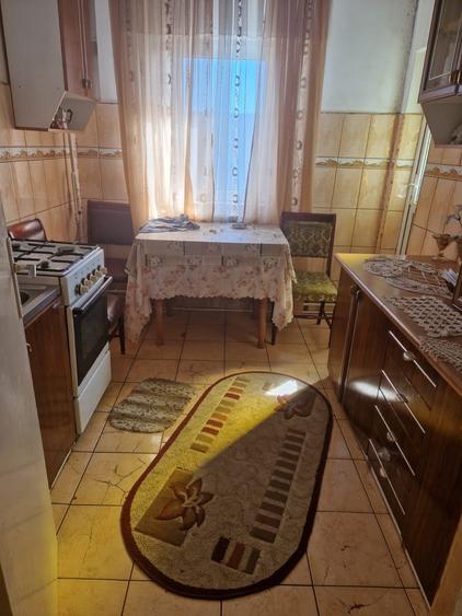 Apartament 3 camere zona Industriala , etaj 4 cu sarpanta ,decomandat - 3