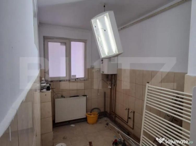 Spa?iu comercial 55 mp, in curs de renovare, 3 camere la p - 1