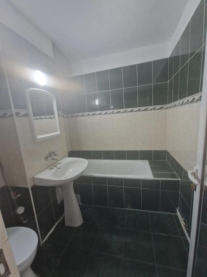Dau in chirie apartament 3 camere, B-dul Traian - 8