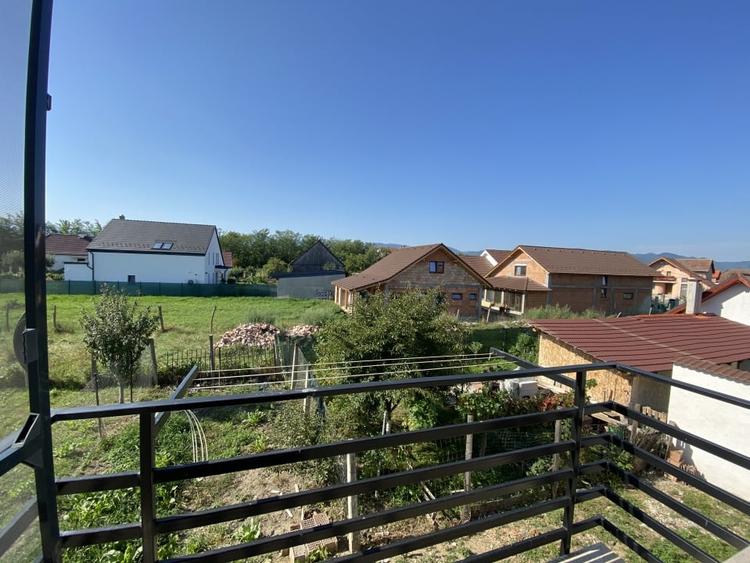 Casa individuala mobilata elegant, 4 camere, 2 bai, gradina Cristian SB - 11