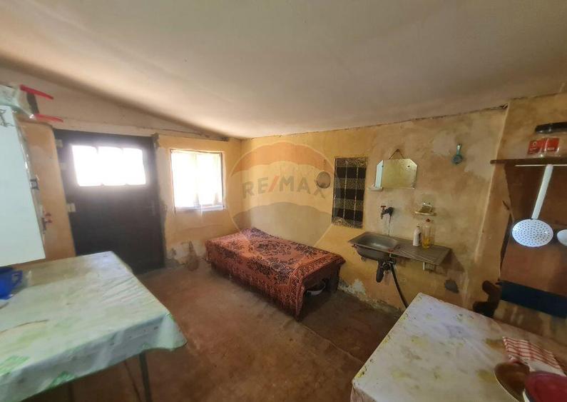 Casa cu 4 camere de vanzare in Jaristea - 2