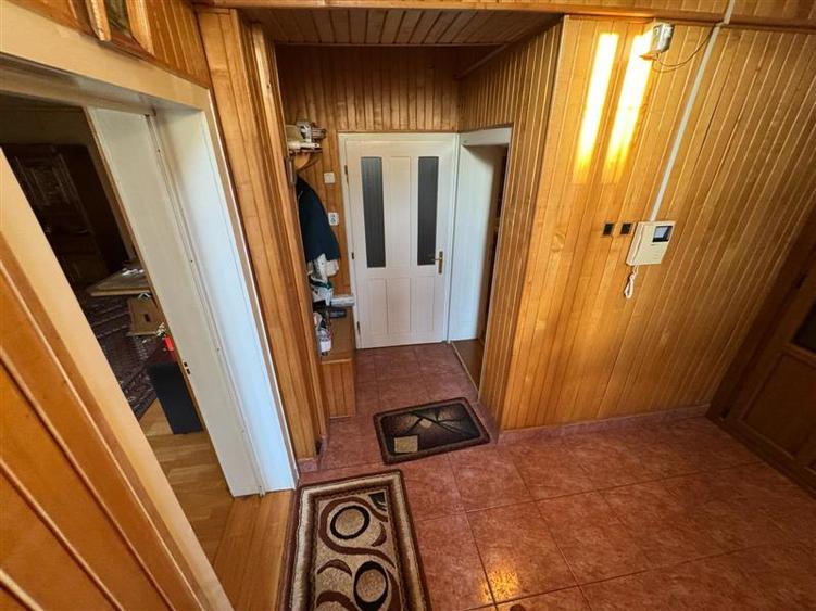 Casa independenta , vintage de vanzare , 300 mp cu teren de 1493 mp Sancrariul d - 17