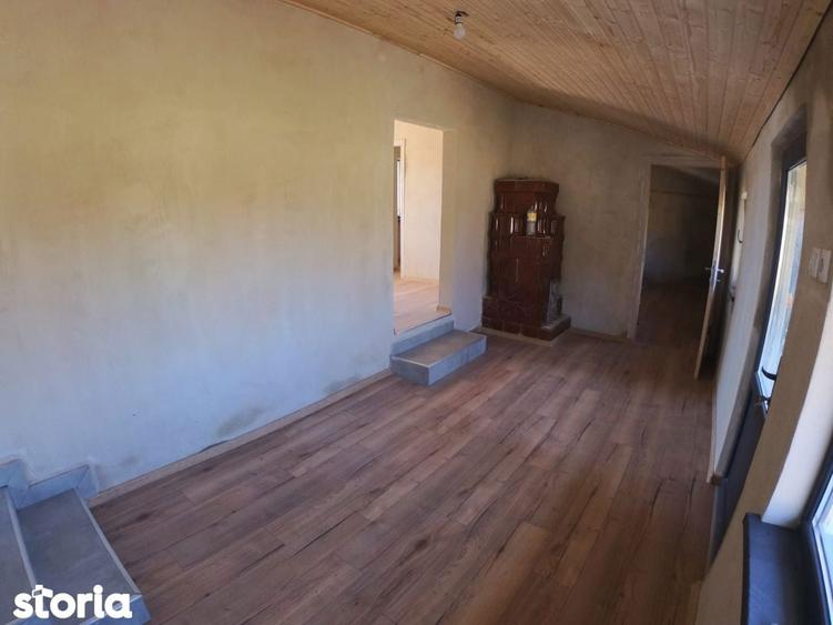 Casa la pret de apartament 4 camere, teren 1770 mp, renovata Ciorani - 1
