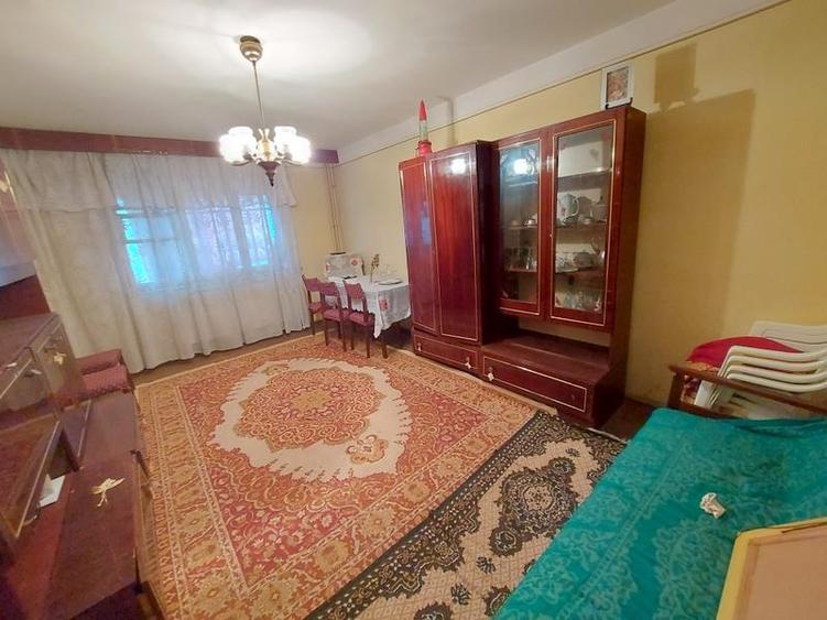 Apartament 3 decomandate, parter, 2 bai, zona Cornisa - 2