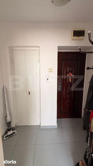 Apartament 2 camere, semidecomandat, 55 mp, zona Regiment 11 Siret - 10