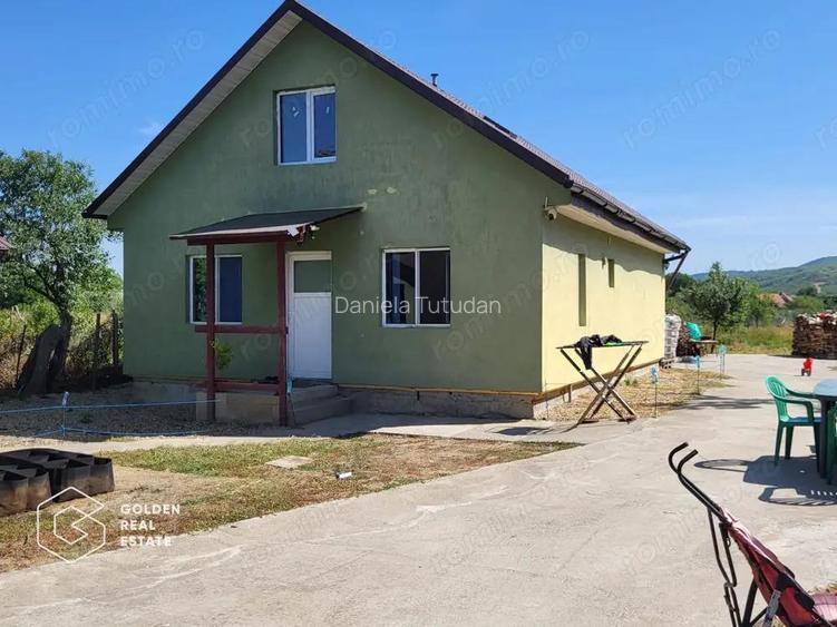 Casa cu teren de 1383 mp, localitatea Paulis