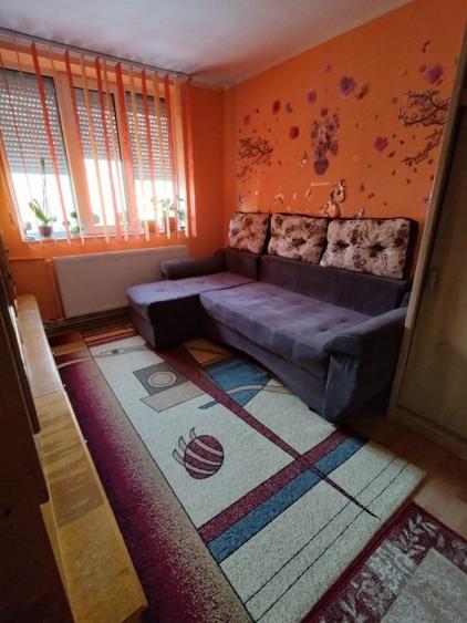 Ap 2 camere decomandat,Micro19, etaj4 46000 euro - 2
