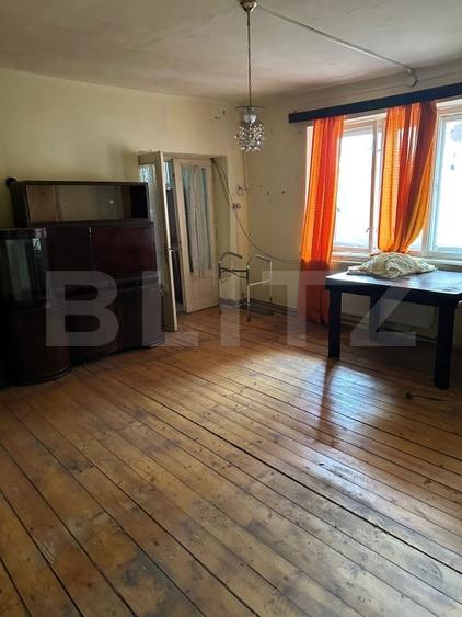 Casă individuală cu 2 camere cu Canalizare în Central