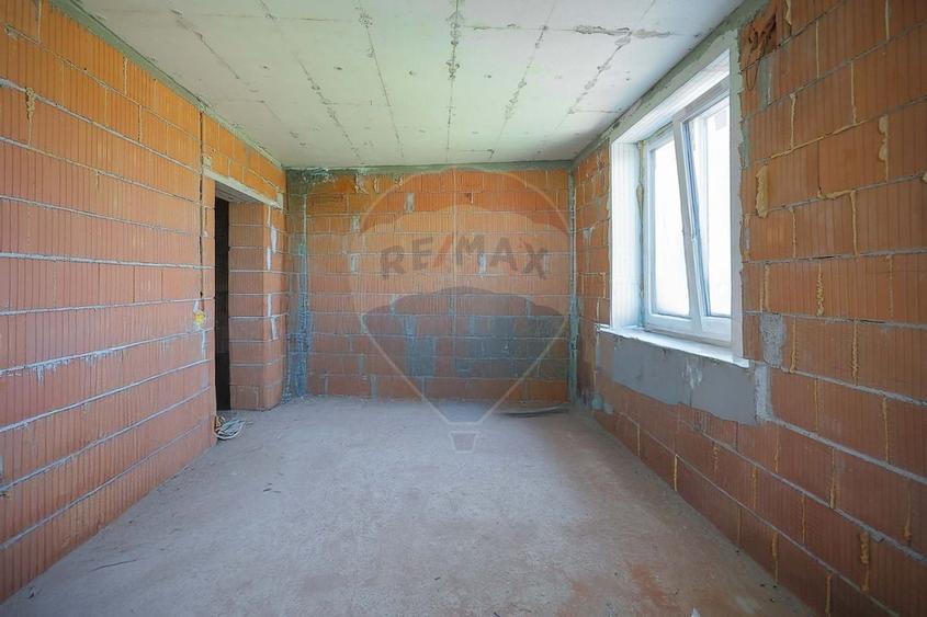 De vânzare casă cu un proiect deosebit, la roșu , Str. Gheorghe Doja - 35