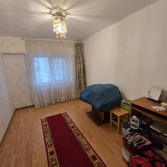 Cug - Selgros - 3 Camere Decomandat - Etaj Intermediar -Bloc 1990 - 80 Mp - 9