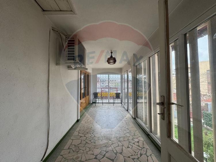 Casă / Vilă cu 8 camere de vânzare în zona Industriilor/Republica - 7