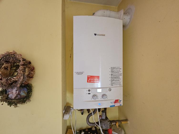 Două case individuale, P+M, construcții 2002/2007, în Giroc, comision 0% - 32