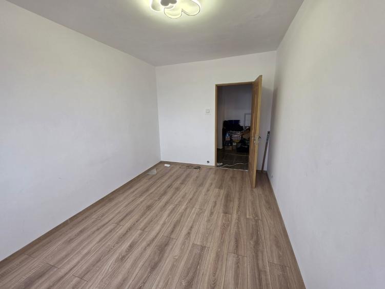 Dristror, chiar la metrou, 10 minute mall Park Lake, bloc 1978 - 2