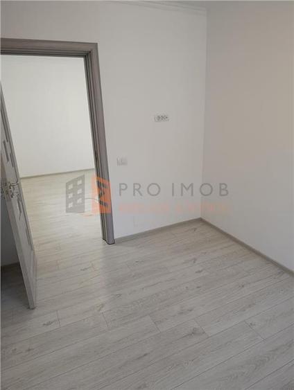 Apartament 2 camere cf 2 decomandat zona Crang - 6
