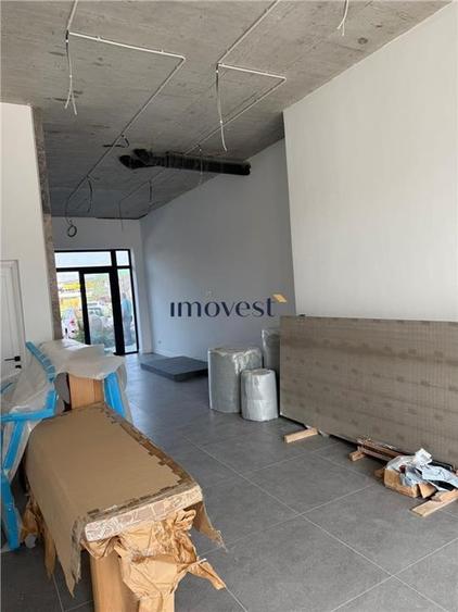 Spatiu comercial cu 3 locuri de parcare in complexul Smarald - 12