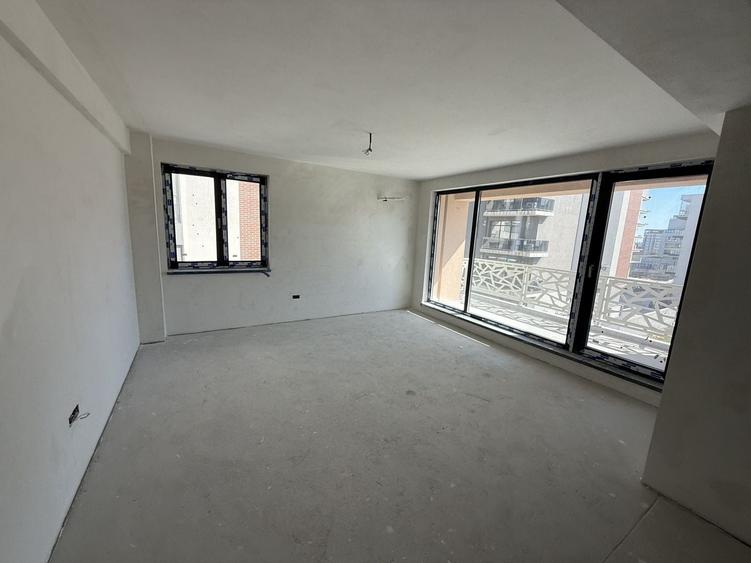 Apartament 3 camere zona Tomis Plus - 1
