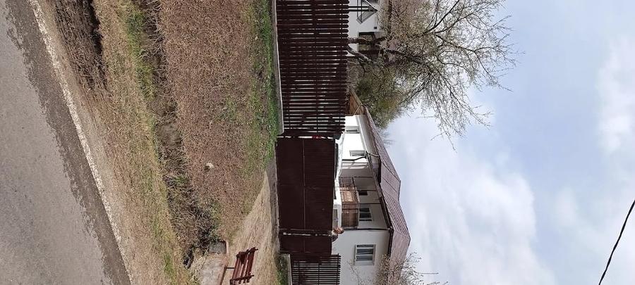 Casă cu 2 camere cu Teren 5000 Mp în Drăgășani
