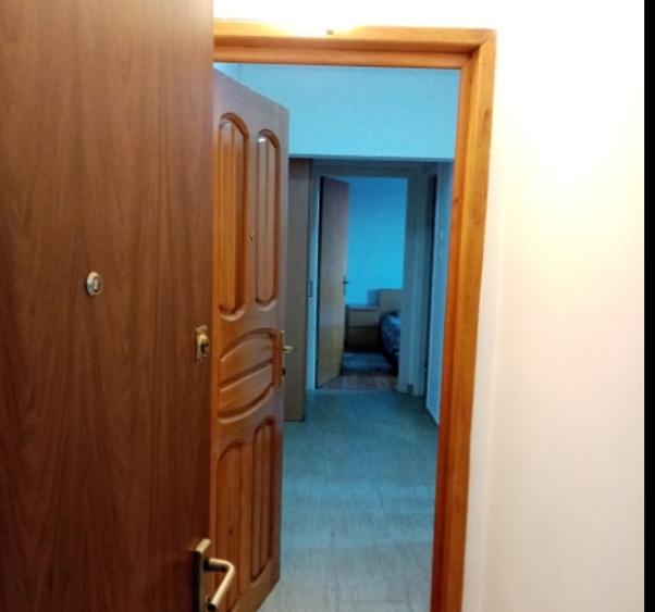 Tineretului,Metrou,bl.2000,et.3/8,decomandat, Amenajat,mobilat utilat complet - 3