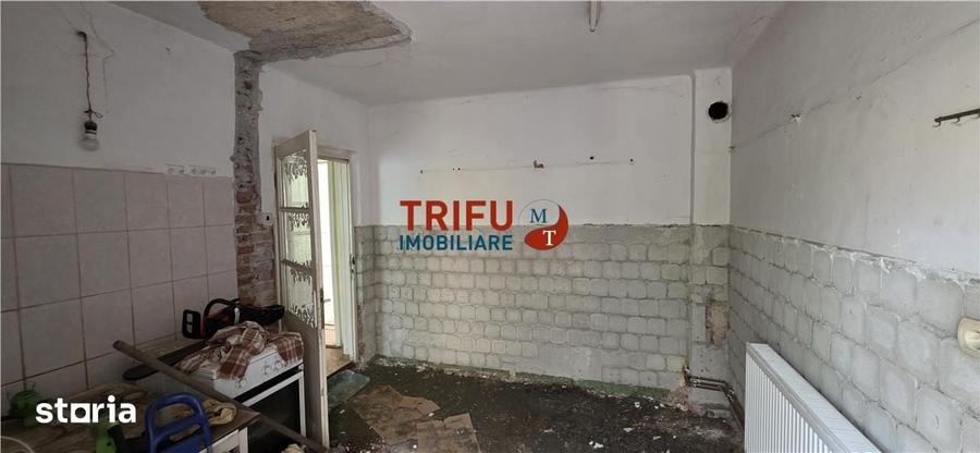 Casă cu 2 camere cu Teren 1162 Mp în Central