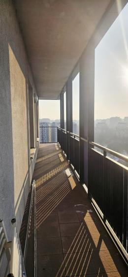 Apartament cu 3 camere decomandat, mobilat în Văcăresti