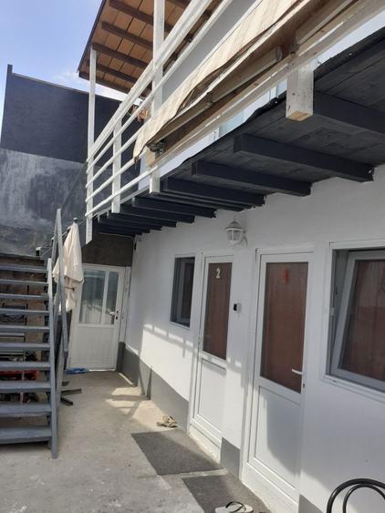 Casa 12 camere cu bai de vanzare la 5 min de mare (mers pe jos) - 1
