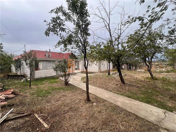 Teren intravilan+casa  zona Posta Calnau - 2