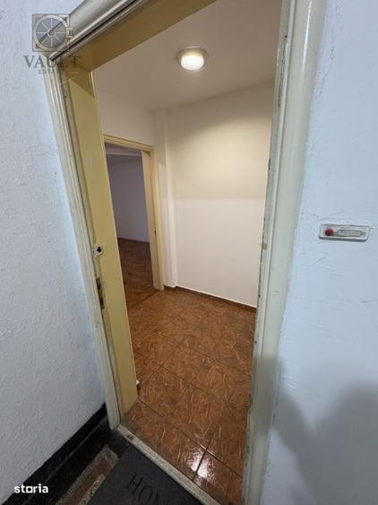 Garsoniera - DECOMANDATA - Centrala Proprie - Fara risc - VICTORIEI - 9