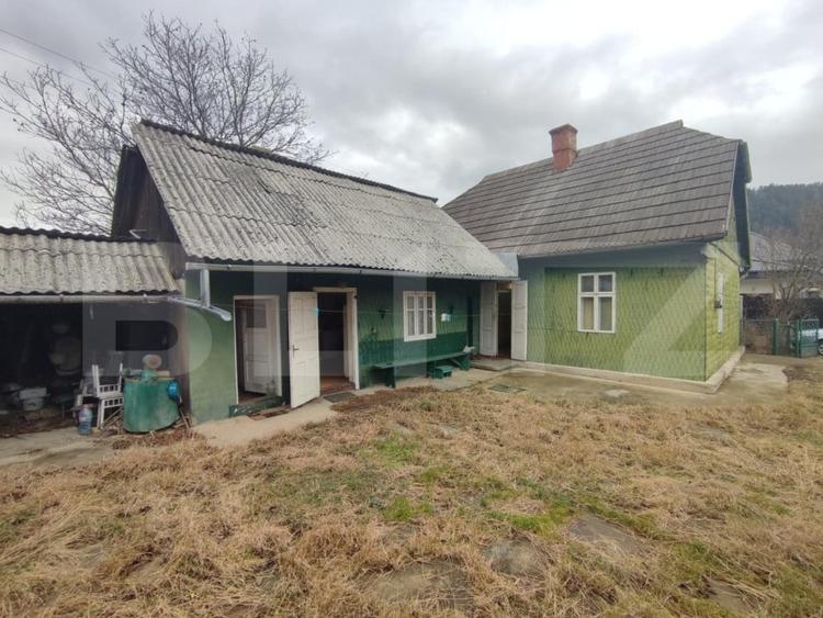 Casă individuală cu 4 camere cu Garaj în Putna