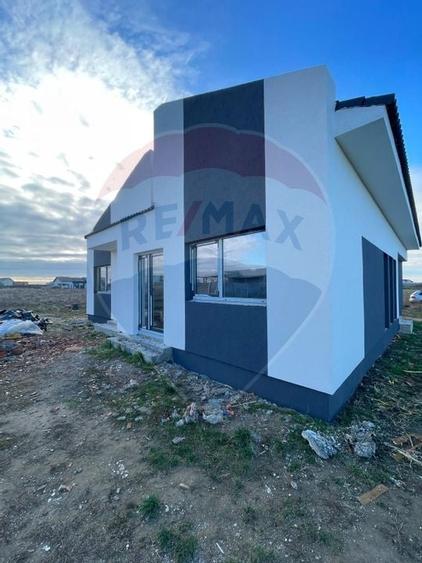 Casa / Vila cu 3 camere de vanzare - 6